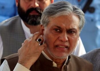 Ishaq Dar: सख्ती के बाद भारत से वार्ता के लिए घुटनों पर पाकिस्तान; कहा- कश्मीर,आतंकवाद समेत सभी मुद्दों पर...