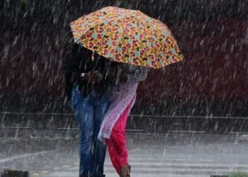 Ladakh Heavy Rain Alert: लद्दाख में बारिश से हालात बिगड़े, भारी से अति भारी वर्षा की चेतावनी; ये 24 घंटे कठिन