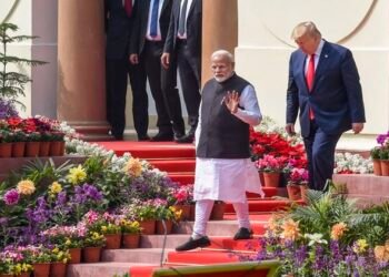 MOD: 'भारत-अमेरिका के बीच विमान और हथियार खरीद पर बातचीत नहीं हुई बंद', रक्षा मंत्रालय ने किया खबरों का खंडन