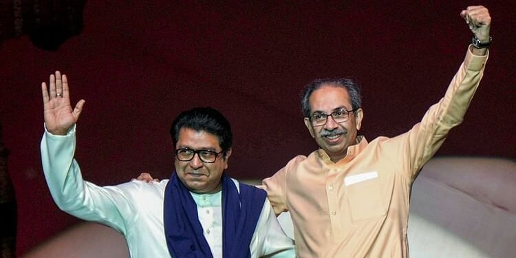 Maharashtra: संजय राउत बोले- उद्धव ठाकरे और राज मिलकर महाराष्ट्र में लड़ेंगे नगर निगम का चुनाव