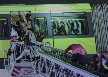 Mumbai Monorail: बारिश में एलिवेटेड पटरी पर मोनो रेल फंसने का कारण  MMRDA ने बताया; दहशत में कूदने वाले थे लोग