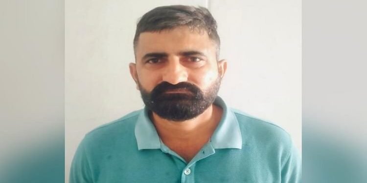 Muzaffarnagar: पिता पर 34 मुकदमे, बेटा सीबीआई में सब इंस्पेक्टर, बेटी कर रही नीट की तैयारी, दंग कर देगी ये खबर