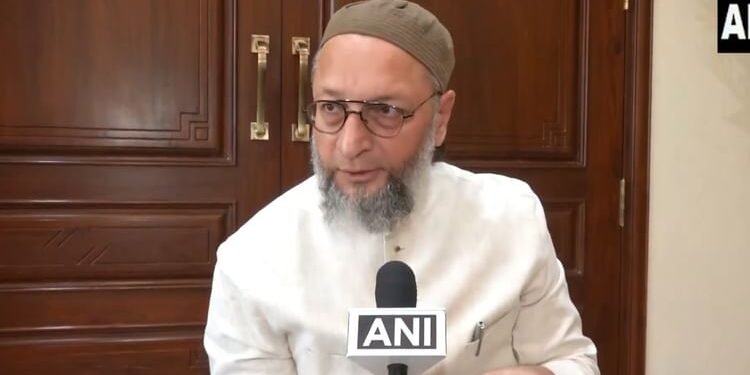 Owaisi vs RSS: भारतीयों के पारिवारिक जीवन में दखल देने वाले भागवत कौन? 'तीन बच्चे' वाले बयान पर ओवैसी ने पूछा