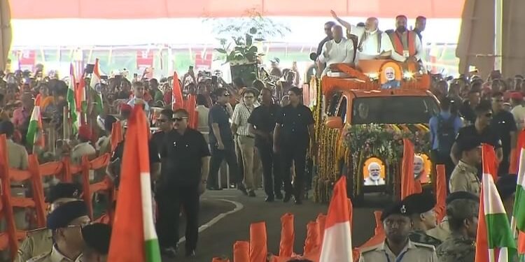 PM Modi Bihar Visit Live: बिहारवासियों को योजनाओं की सौगात देने पहुंचे PM मोदी, लालू बोले- पिंडदान कराने आ रहे