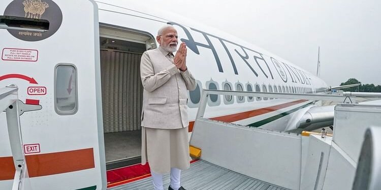 PM Modi Gujarat Visit: आज से गुजरात के दो दिवसीय दौरे पर प्रधानमंत्री; 5400 करोड़ की परियोजनाओं की देंगे सौगात