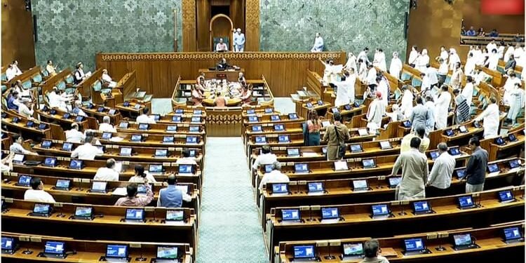 Parliament: संसद में PM-CM व मंत्रियों से जुड़ा अहम बिल पेश करेगी सरकार, आपराधिक आरोपों पर हटाने जैसे प्रस्ताव