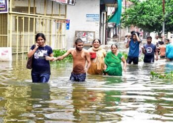Prayagraj Flood News : संगमनगरी जलस्तर 86 मीटर के करीब पहुंचा, 2013 के बन रहे हालात, गंगा यमुना का उफान जारी