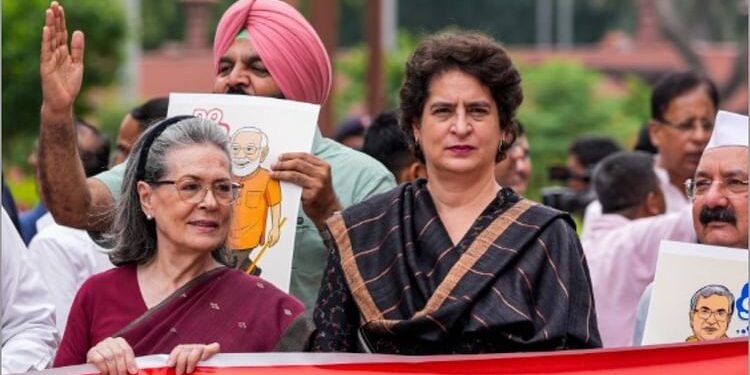 Priyanka Gandhi: 'सुप्रीम कोर्ट के जज तय नहीं कर सकते कि सच्चा भारतीय कौन?' राहुल को फटकार पर भड़कीं प्रियंका