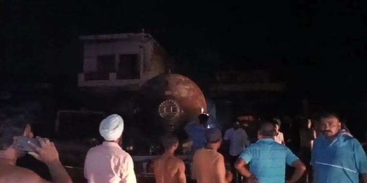 Punjab: होशियारपुर में एलपीजी टैंकर में आग लगने से दो लोगों की मौत, हादसे में घायल 20 लोग अस्पताल में भर्ती