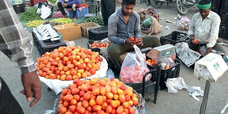 Retail Inflation: खुदरा महंगाई 2017 के बाद सबसे कम, जुलाई में सीपीआई मुद्रास्फीति दर खिसककर 1.55% पर पहुंची