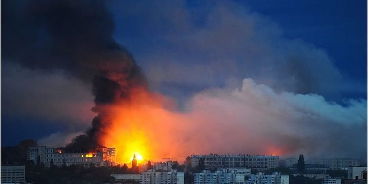 Russia-Ukraine War: स्वतंत्रता दिवस पर यूक्रेन ने रूस पर किए भीषण हमले, परमाणु संयंत्र को भी बनाया निशाना