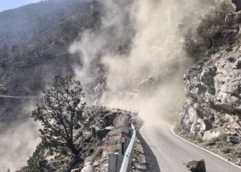 Shimla : किन्नौर में भूस्खलन से दिल्ली के युवक-युवती की मौत, चंबा में गाड़ी गिरने से तीन की गई जान