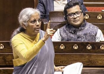 Sitharaman vs Rahul: 'अगर गैरजिम्मेदारी की शक्ल होती तो राहुल...'; 'जेटली की धमकी' वाले बयान पर बिफरीं सीतारमण