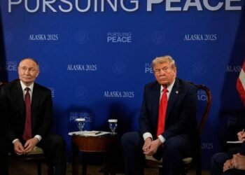 Trump-Putin: अलास्का में मिलीं दो महाशक्तियां, बंद कमरे में पुतिन-ट्रंप के बीच बैठक; क्या थमेगी यूक्रेन जंग?