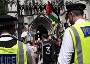 UK: लंदन में फलस्तीन समर्थक प्रदर्शनकारियों ने नए कानून का उल्लंघन किया, पुलिस ने गिरफ्तार किए 365 लोग