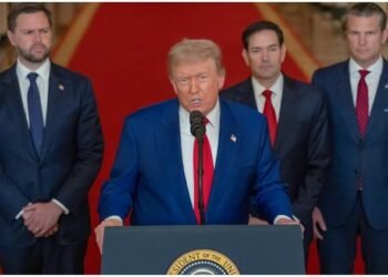 US: अमेरिकी झंडा जलाने वाले पर होगी सख्त कार्रवाई, ट्रंप ने आदेश पर किए हस्ताक्षर; जानें क्या होगी सजा?