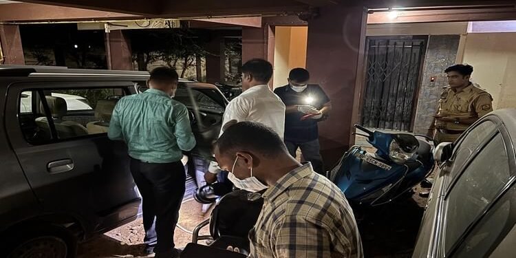 Varanasi: पार्किंग विवाद में शिक्षक की ईंट-रॉड से पीटकर हत्या, तीन घंटे बाद मुख्य आरोपी और उसके साथी गिरफ्तार