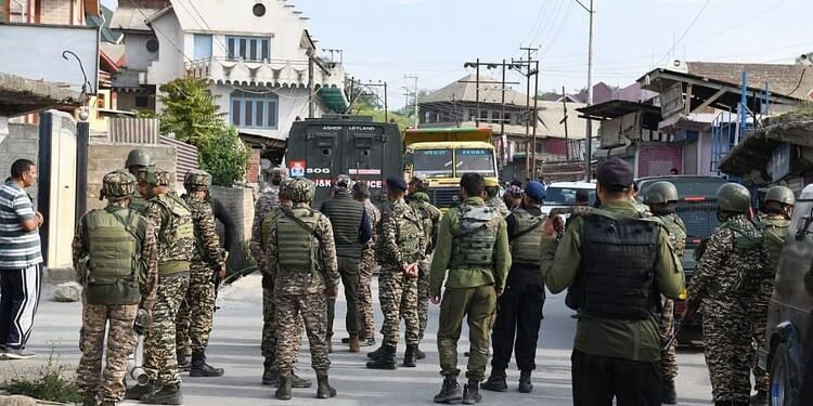 अनुच्छेद 370 हटने की छठी वर्षगांठ आज: जम्मू-कश्मीर में सुरक्षा व्यवस्था सख्त, संवेदनशील इलाकों में हाई अलर्ट