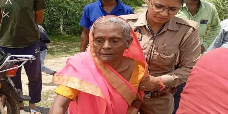 अमर प्रेम की मिसाल: पति को बचाने के लिए नौ किलोमीटर तक तैरती रहीं 72 वर्षीय श्रीदेवी, मगर नियति जीत गई