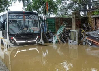 बारिश का कहर जारी: जम्मू-कश्मीर, पंजाब, असम से ओडिशा-तेलंगाना तक पानी-पानी... इस हफ्ते भी राहत के आसार नहीं