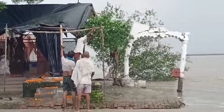 बुलंदशहर में बाढ़ से भारी तबाही: चार मंदिर और तीन धर्मशालाएं बहीं, फसलों को भारी नुकसान; देखें खौफनाक वीडियो