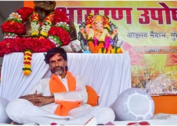 मराठा आरक्षण: जरांगे की सरकार को धमकी- मराठाओं के धैर्य की परीक्षा न लें; पुलिसकर्मियों की छुट्टियां रद्द