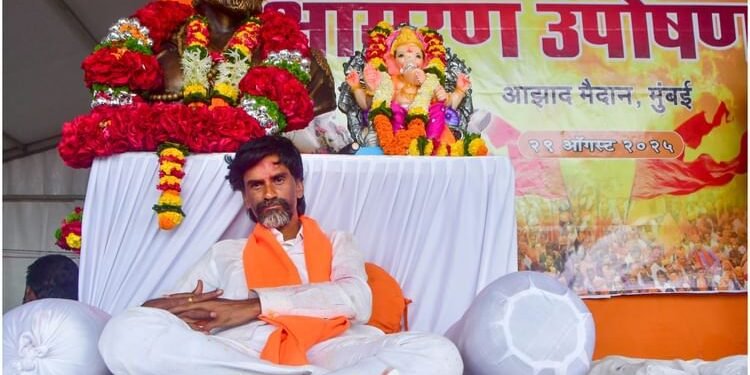 मराठा आरक्षण: जरांगे की सरकार को धमकी- मराठाओं के धैर्य की परीक्षा न लें; पुलिसकर्मियों की छुट्टियां रद्द