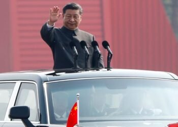 China Military Parade: बीजिंग में भव्य सैन्य परेड का आयोजन, पहली बार दिखे आधुनिक हथियार; किम और पुतिन भी मौजूद