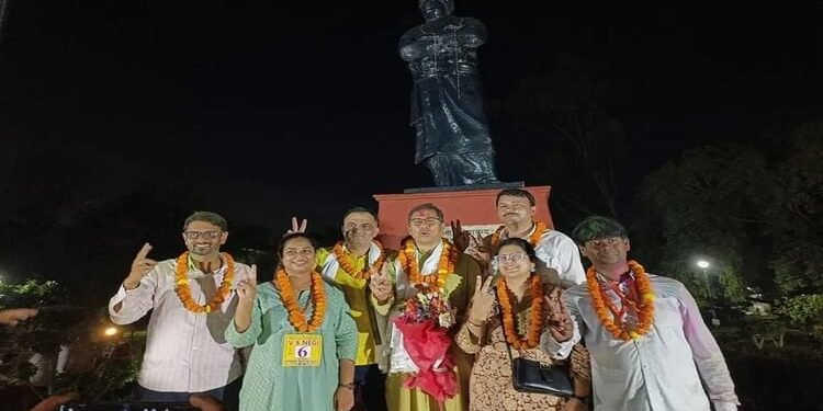 DUTA Elections : डीयू शिक्षक संघ चुनाव में लहराया भगवा परचम, भाजपा समर्थित एनडीटीएफ के प्रो. नेगी बने अध्यक्ष