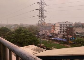 Delhi NCR Weather: एनसीआर में दिन का आगाज झमाझम बारिश के साथ, आज भी उड़ानें रहेंगी प्रभावित... एडवाइजरी जारी