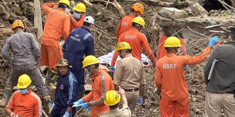 Himachal Weather : कुल्लू और चंबा में पांच शव बरामद, किन्नौर में बाढ़ से भारी नुकसान, पूह में बन गई झील; जानें
