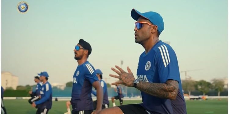 IND vs PAK: 'बॉयकॉट' बहस से हिला ड्रेसिंग रूम, महामुकाबले से पहले भारतीय खिलाड़ी बेचैन? गंभीर ने इस तरह समझाया