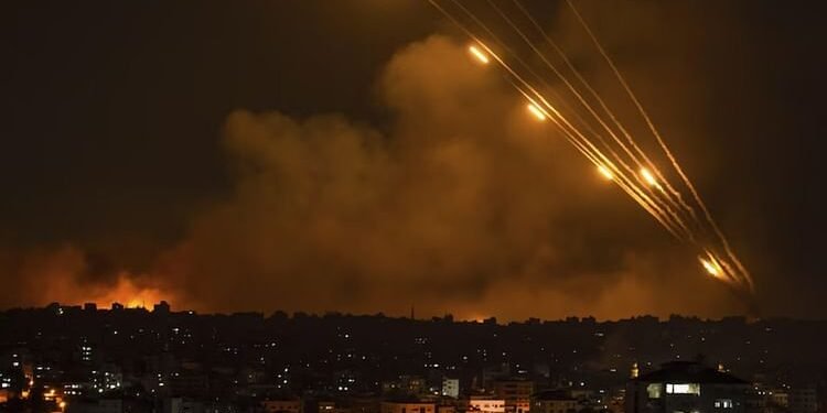 Israeli Airstrikes In Lebanon: उत्तर-पूर्वी लेबनान में इस्राइल का हमला, पांच लोगों की मौत, चार हिजबुल्ला सदस्य