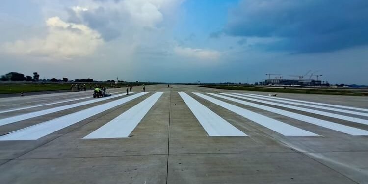 Jewar Airport: नोएडा एयरपोर्ट के उद्घाटन की तारीख आई सामने, पहले चरण में इन शहरों के लिए मिलेगी फ्लाइट