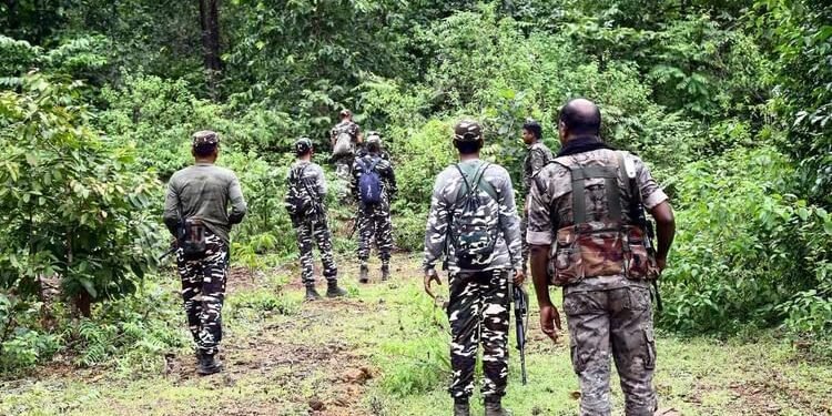 Jharkhand: गुमला में सुरक्षाबलों को मिली बड़ी सफलता, मुठभेड़ में 3 माओवादी ढेर, हथियार भी बरामद