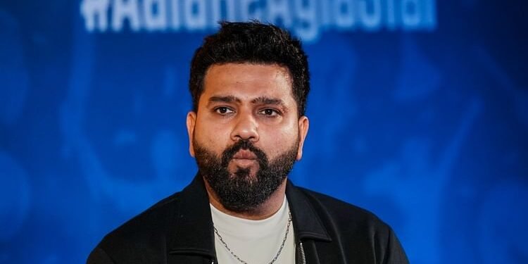 Rohit Sharma: वापसी से पहले म्हात्रे-सरफराज के साथ रोहित शर्मा ने किया अभ्यास, आयुष को बल्ला गिफ्ट किया