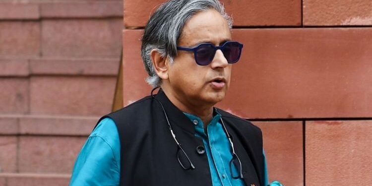 Shashi Tharoor: 'देश के लिए आवाज उठाएं', H-1B वीजा और टैरिफ पर प्रवासी भारतीयों की चुप्पी पर बोले शशि थरूर