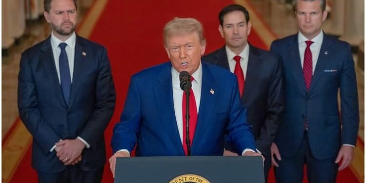 US Tariffs: 'भारत पर टैरिफ रूस के खिलाफ सीधी कार्रवाई', रिश्तों में बढ़ते तनाव के बीच नरम पड़े ट्रंप के तेवर