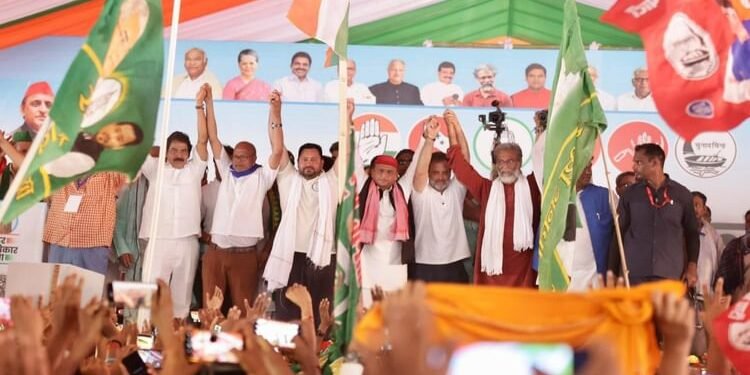 Voter Adhikar Yatra Live: राहुल गांधी पटना पहुंचे, तेजस्वी यादव बोले- करारा जवाब मिलेगा