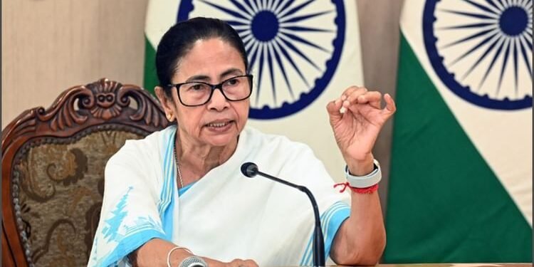 West Bengal: सीएम ममता ने बंगाली प्रवासी मजदूरों के उत्पीड़न पर जताई चिंता, बोलीं- एकता में ही भारत की ताकत