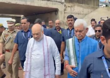 घाटी में तबाही के बाद शाह का दूसरा दौरा: बाढ़ पीड़ितों से मिले गृहमंत्री, मंगुचक्क गांव का भी करेंगे निरीक्षण