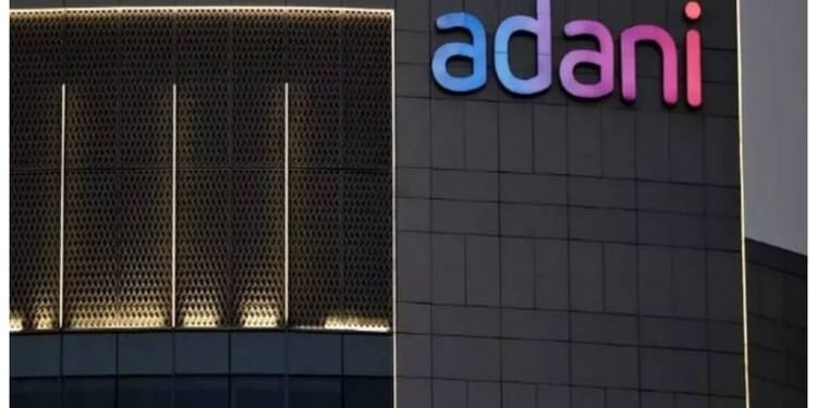 Adani: अदाणी समूह में अमेरिकी निवेशकों की बड़ी हिस्सेदारी; DBS बैंक और राबोबैंक सहित कई फर्मों ने लगाए अरबों