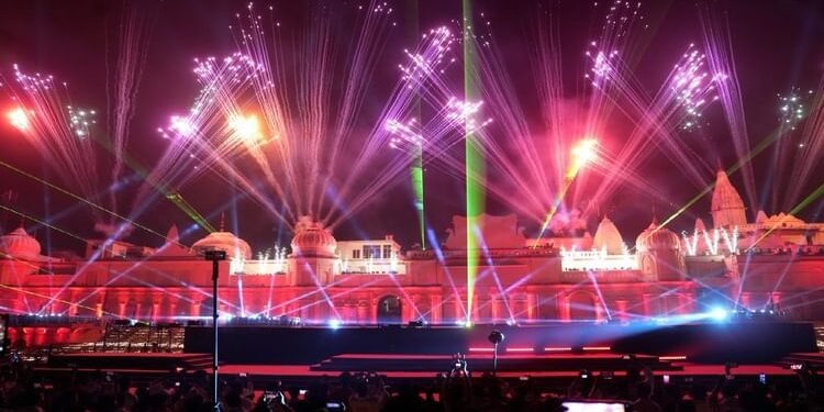 Ayodhya: दीपोत्सव से पहले रामनगरी में रिकॉर्ड बनना शुरू, सरयू आरती में 21000 शामिल, गिनीज टीम आज करेगी एलान