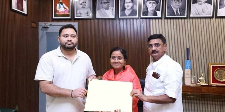 Bihar Election: इस चुनाव में 'भूरा बाल साफ करो' कहने वाले कुख्यात की पत्नी को टिकट; तेजस्वी यादव ने खुद दिया