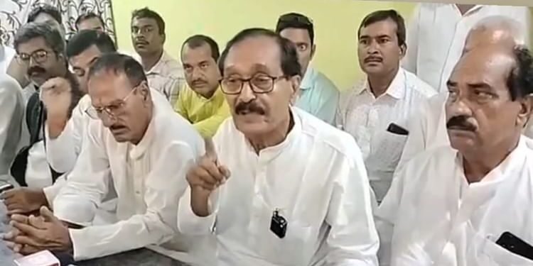 Bihar Politics: नबीनगर के पूर्व विधायक के साथ कई पदाधिकारियों का इस्तीफा, चुनाव से पहले जदयू को दूसरा बड़ा झटका