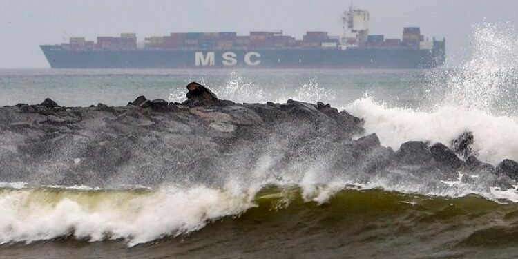 Cyclone: आज ओडिशा पहुंचेगा मोंथा, तमिलनाडु-बंगाल में भारी बारिश का दौर; आंध्र में  52 उड़ानें,120 ट्रेनें रद्द