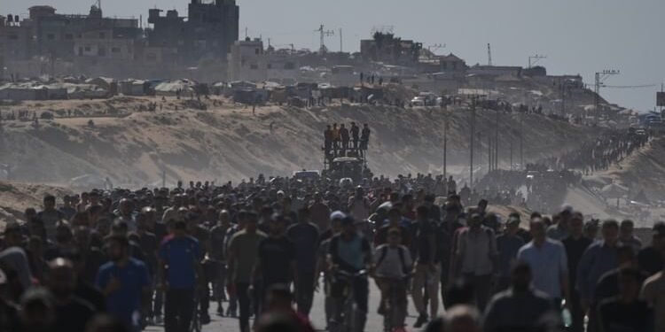 Gaza: मृत बंधकों के शव देने में देरी कर रहा हमास; अब तक लौटाए सिर्फ आठ; इस्राइल ने मदद में कटौती की दी चेतावनी