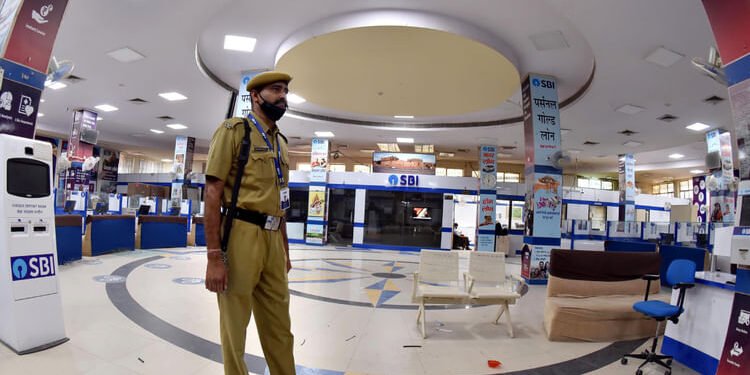 Gov Decision: बड़ा फैसला, SBI समेत पीएसयू बैंकों के शीर्ष पदों पर हो सकेगी निजी क्षेत्र के लोगों की तैनाती