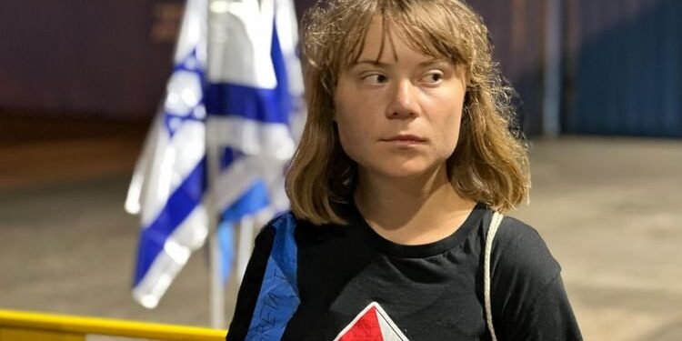 Greta Thunberg: 'मुझे बांधा, प्रताड़ित किया और धमकाया', ग्रेटा थनबर्ग ने इस्राइली 'यातना' पर अब तोड़ी चुप्पी