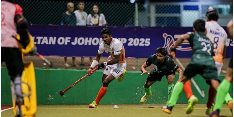IND vs PAK: भारत-पाकिस्तान के खिलाड़ियों ने सुल्तान ऑफ जोहोर कप हॉकी में मिलाया हाथ, सामने आई तस्वीर